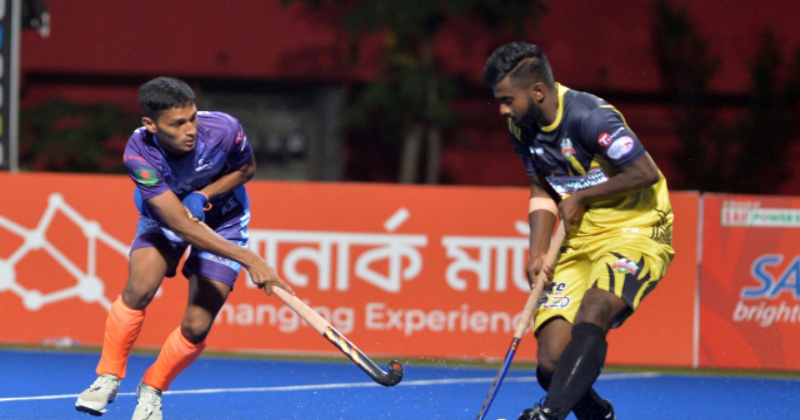 সাইফ পাওয়ার খুলনা-ওয়ালটন ঢাকার ম্যাচের একটি মুহূর্ত